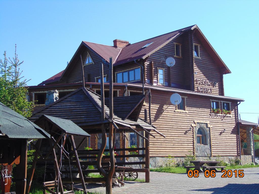 Panorama Karpat Hotel Yablunytsya Exterior photo