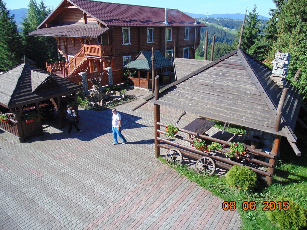 Panorama Karpat Hotel Yablunytsya Exterior photo